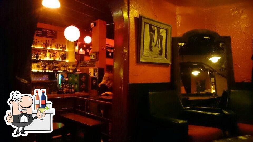 Bar Manchester, Carrer de Milans, 5 in Barcelona - Restaurant reviews