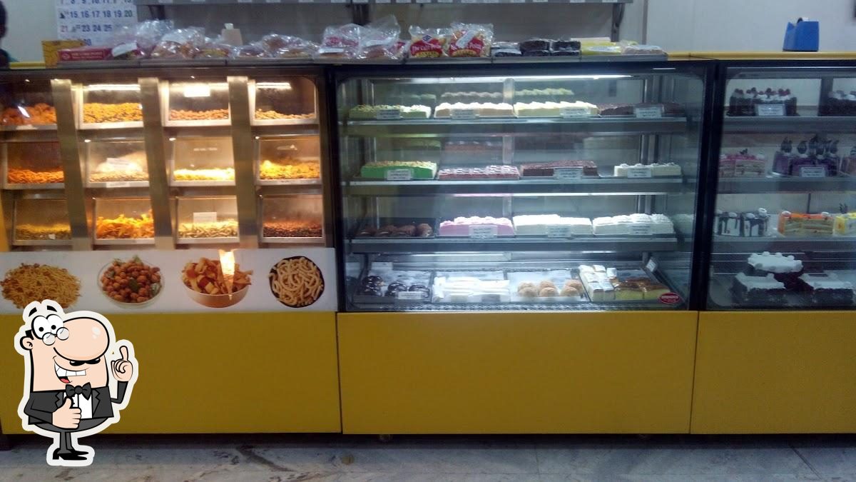 Cake Point, RTC Busstand, #madanapalle #madanapalli #cake #cakelover  #cakedesign #youtubeshorts - YouTube