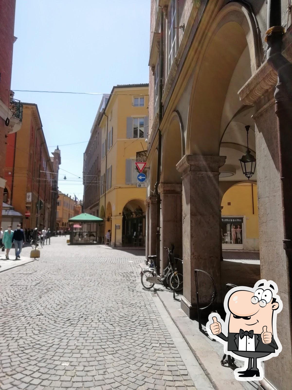 Molinari — Marco Fagnani / Creative Director, image size:1200x1600