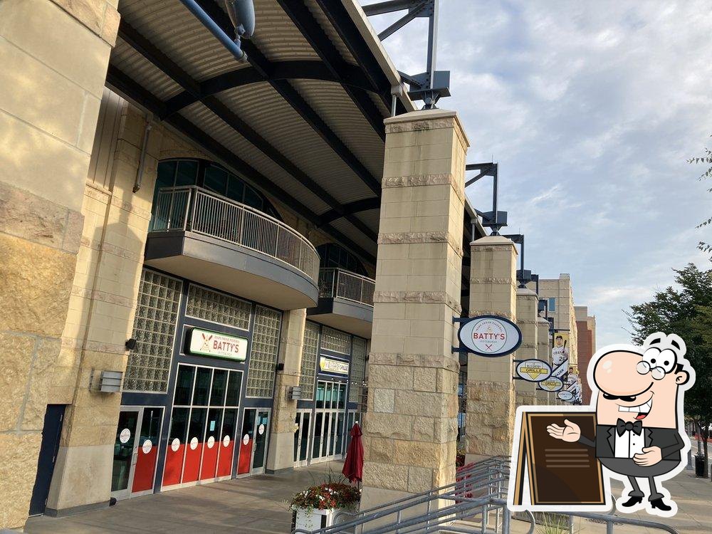 Pittsburgh - PNC Park: Manny's BBQ - Pulled Pork and Piero…