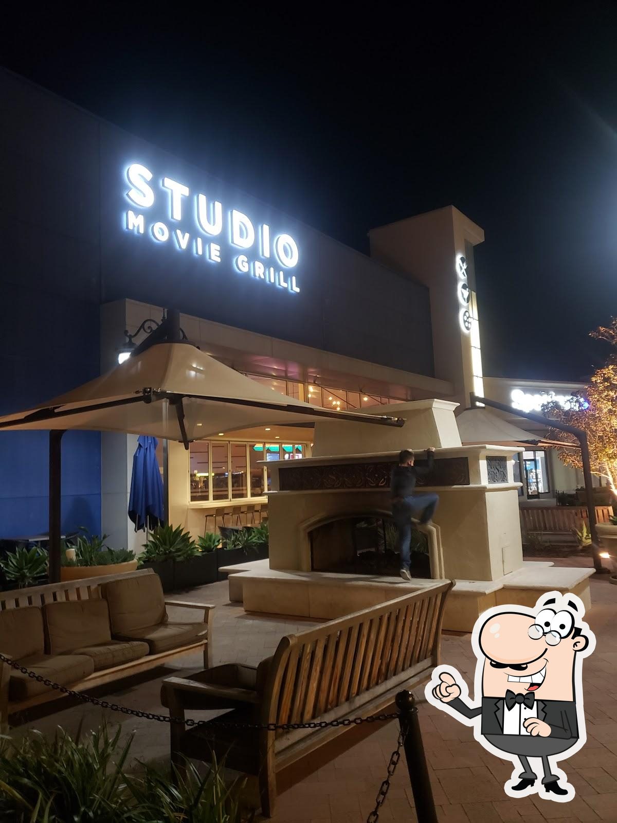 Studio Movie Grill - Simi Valley in Simi Valley - Restaurant menu and  reviews