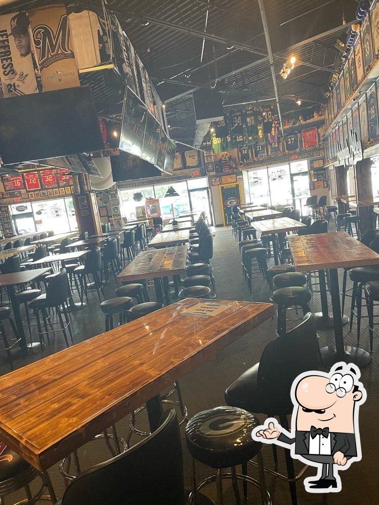 DJ's Goalpost Sports Bar and Grill in Menomonee Falls Restaurant reviews