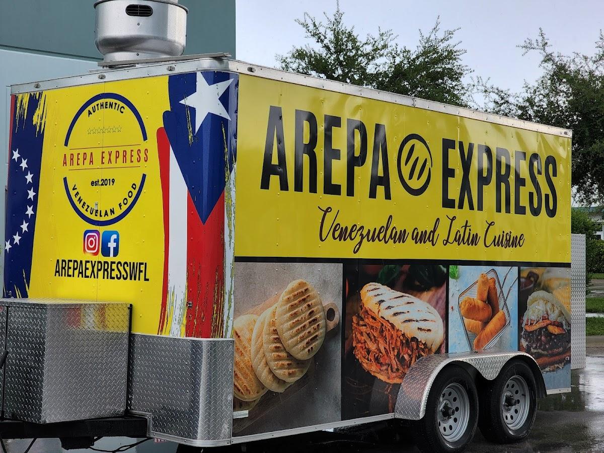 Macita’s Express Food Truck in The Hammocks