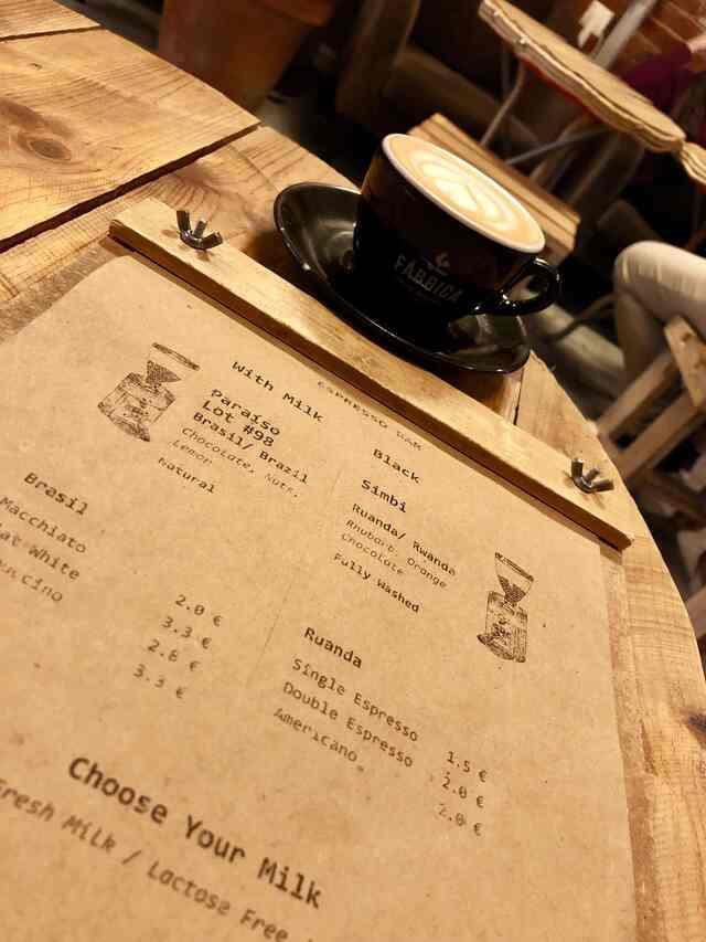 Menu at Fábrica Coffee Roasters cafe, Lisbon, R. das Portas de Santo