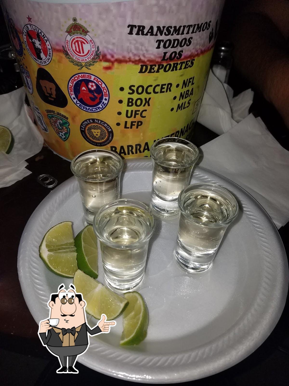 LA Revolucion Sports Bar in Houston - Restaurant reviews