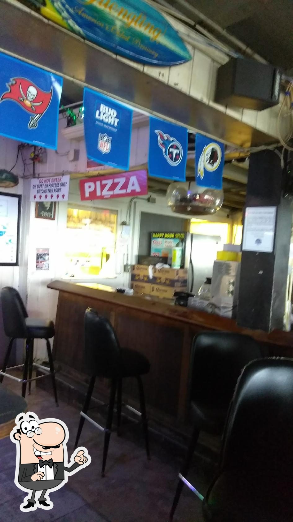 Earl's Hideaway Lounge in Sebastian Restaurant menu and reviews