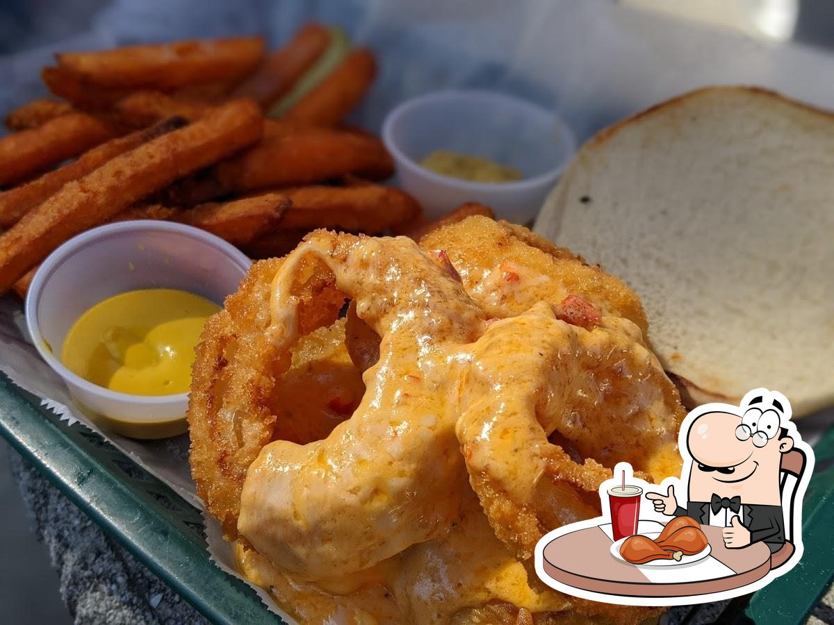 Harvest House in Landrum Restaurant menu and reviews