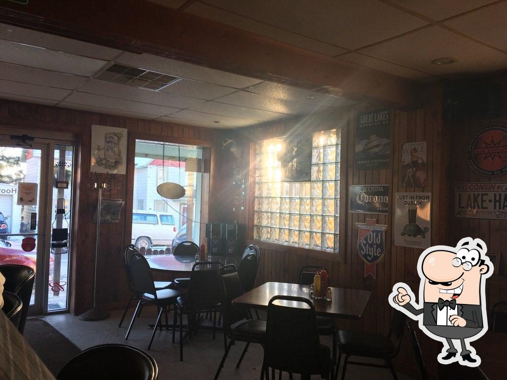 Hooterville Inn in Blue Mounds Restaurant reviews