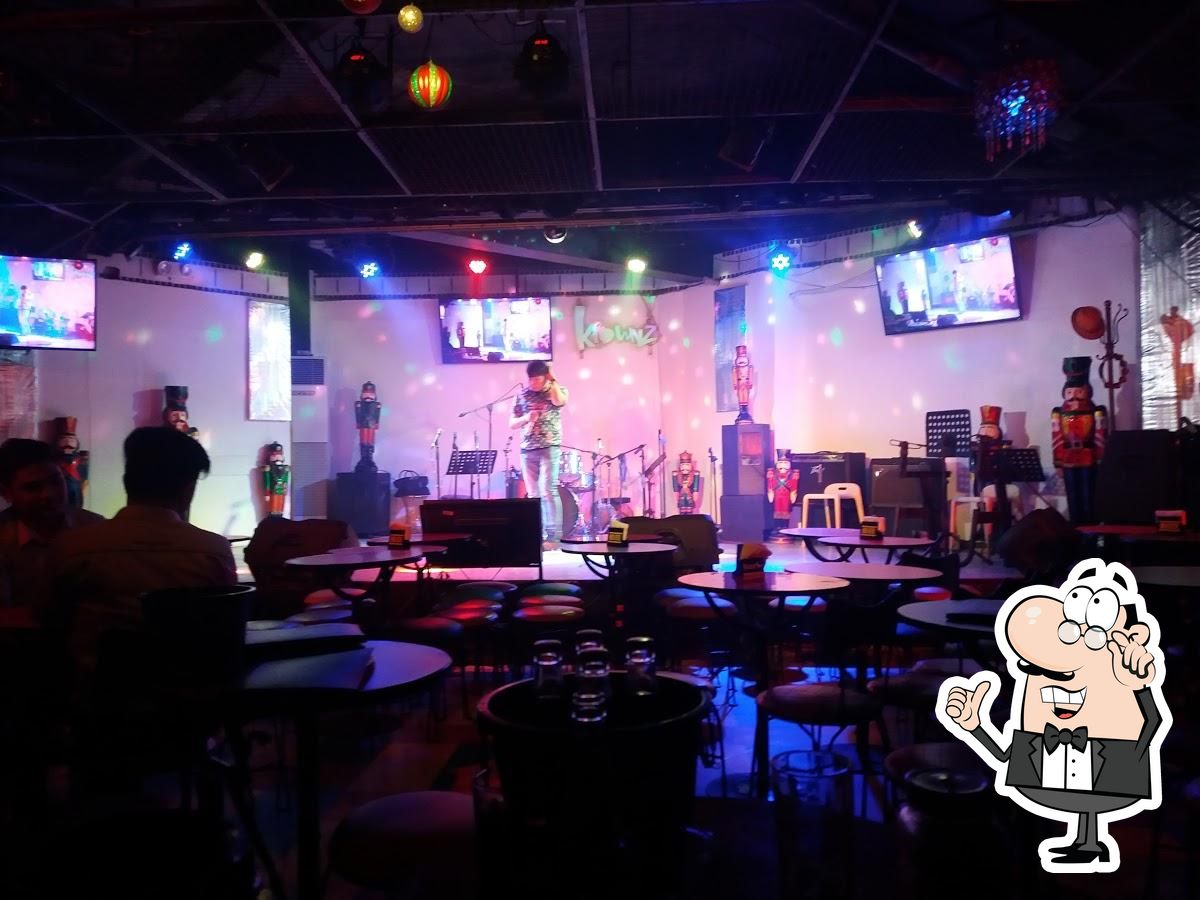Klownz Money & Comedy Bar, Quezon City, J2QH+244 Restaurant reviews