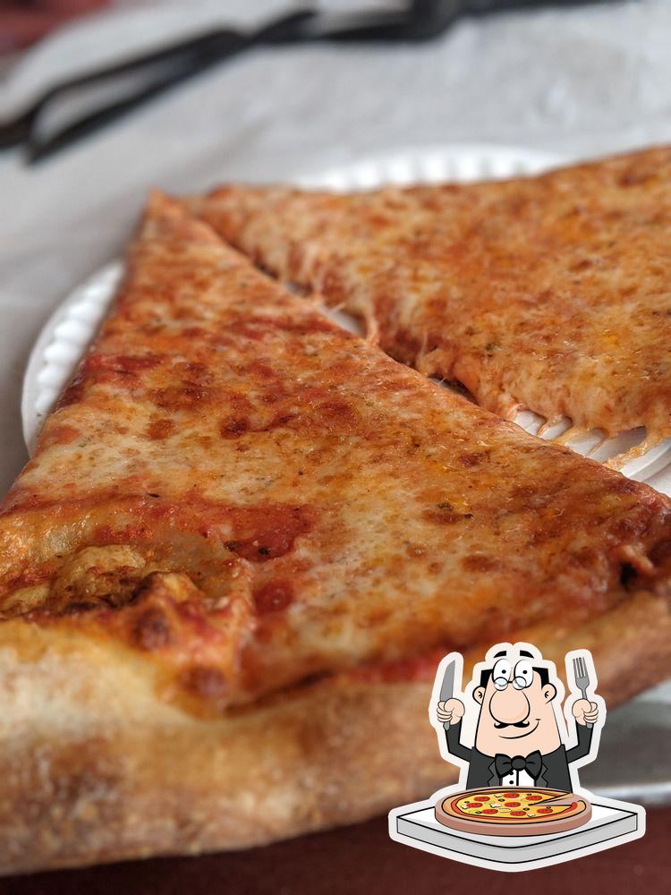 Spassos Pizzeria in Lindenhurst Restaurant menu and reviews