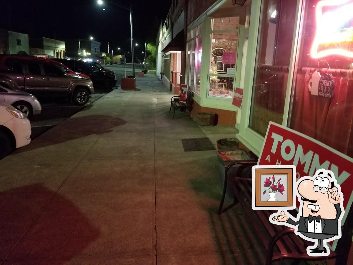 Hall's Corner Bar in Genesee Restaurant reviews