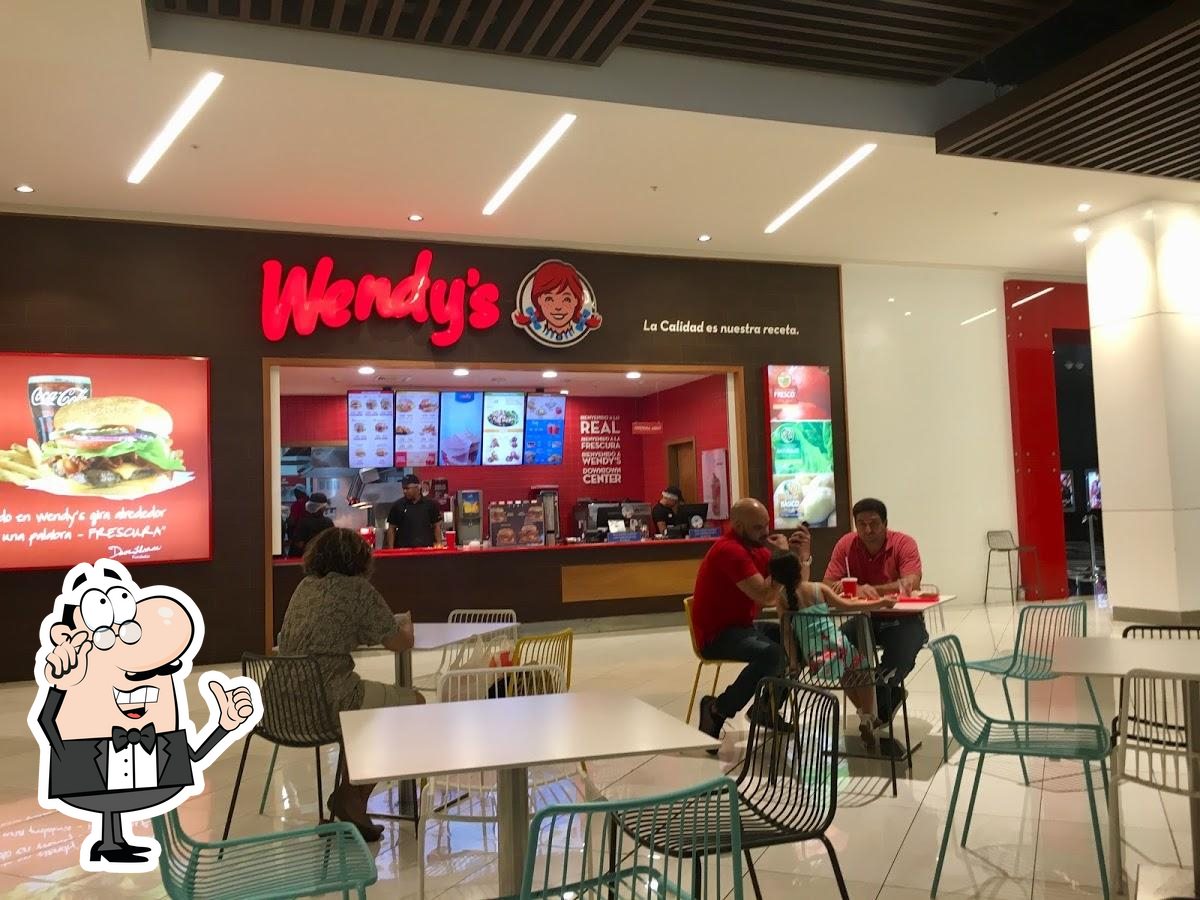 Wendy's Downtown Center restaurant, Santo Domingo, Av. Núñez de Cáceres esq  - Restaurant reviews