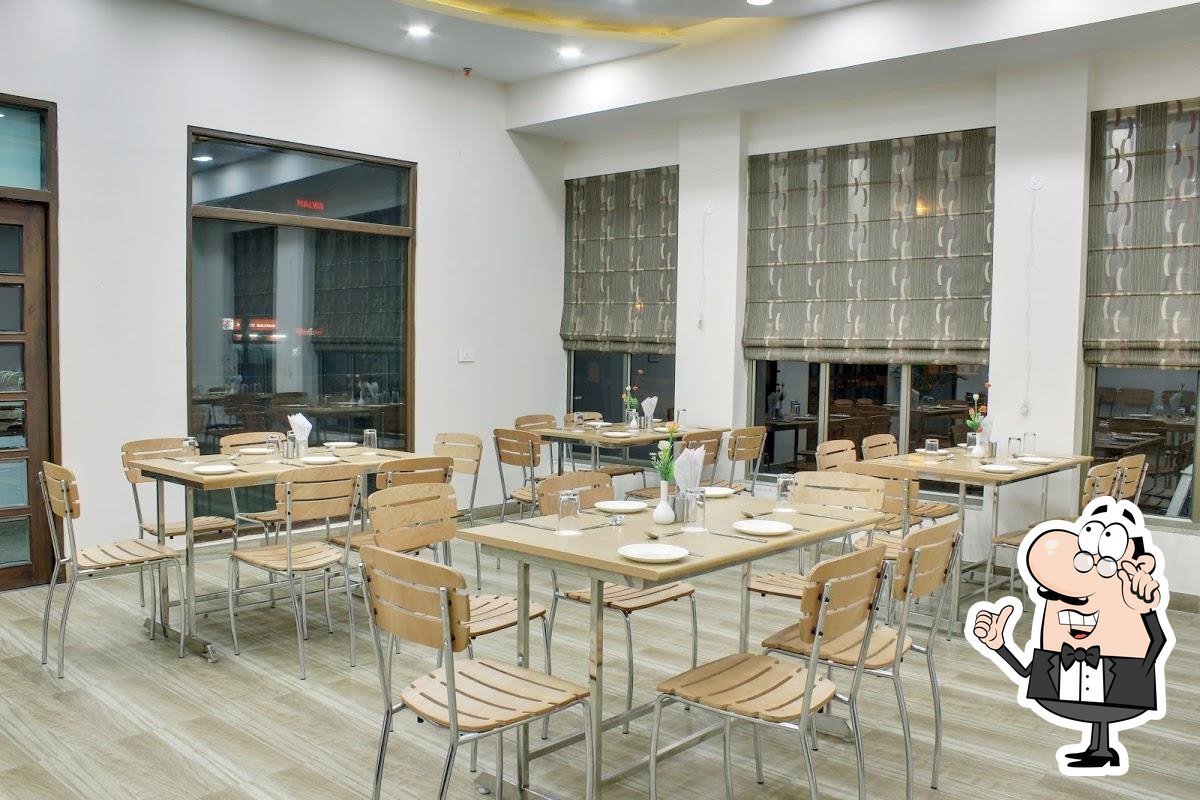 Dromieo’s The Coffee Shop, Jaipur, Hotel Yash Regency Restaurant menu and reviews