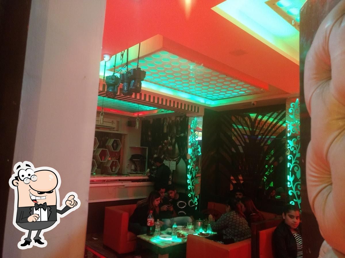 Nasha Cafe, Delhi - Restaurant Reviews