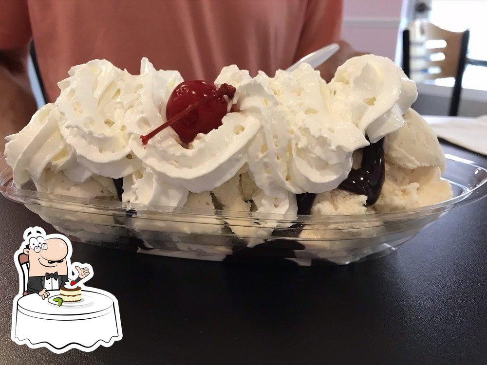 Scoops Ice Cream Parlor in Greencastle Restaurant menu and reviews