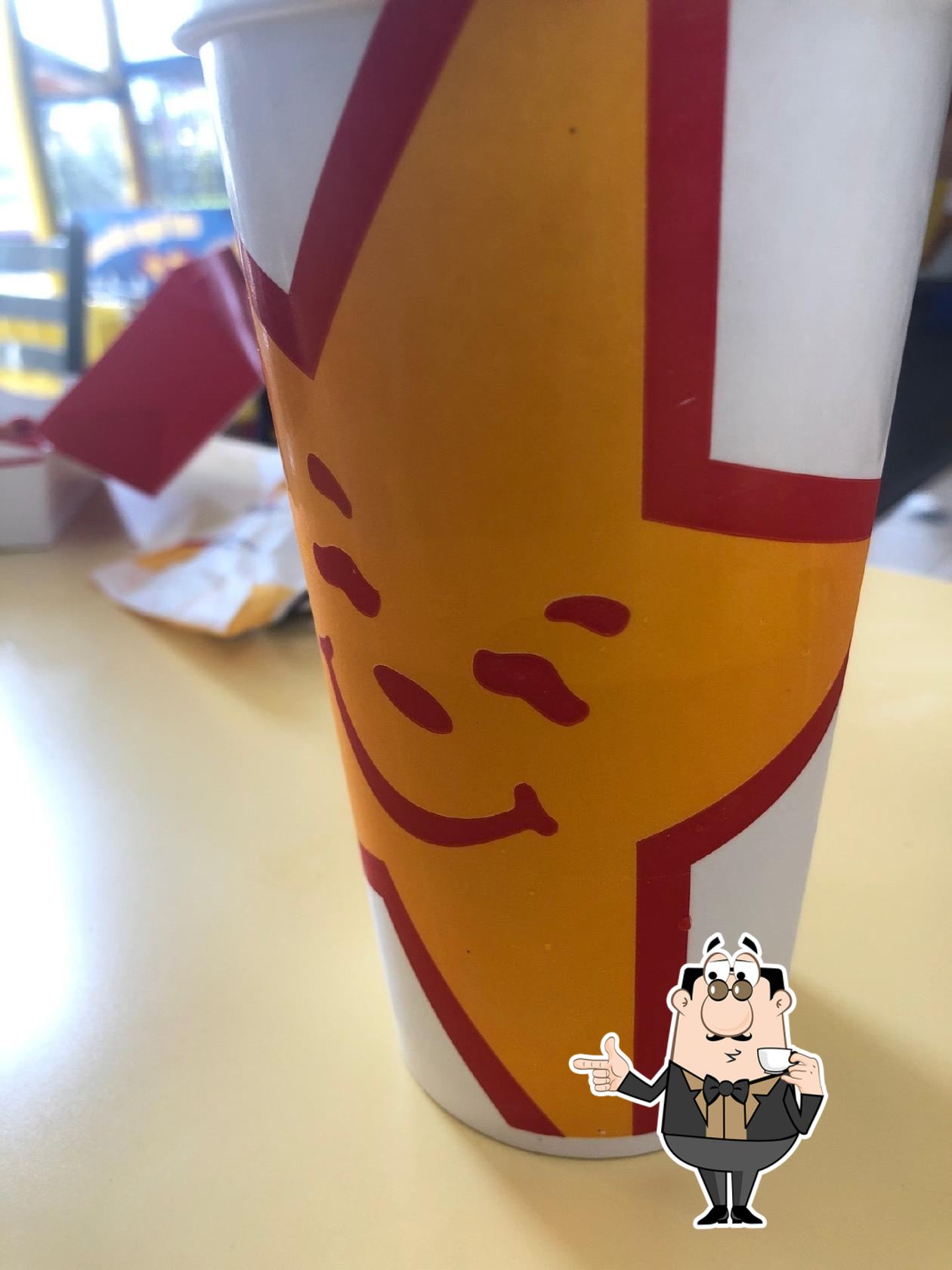 Comida rápida Carl's Jr Real Center, Zapopan, Avenida Santa Margarita