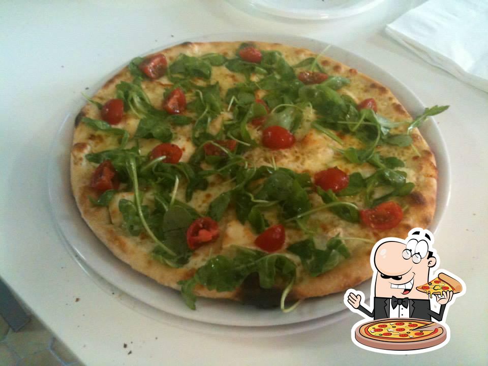 Camion Pizza au Feu de Bois pizzeria, Nanterre, Avenue Benoît Frachon Restaurant reviews