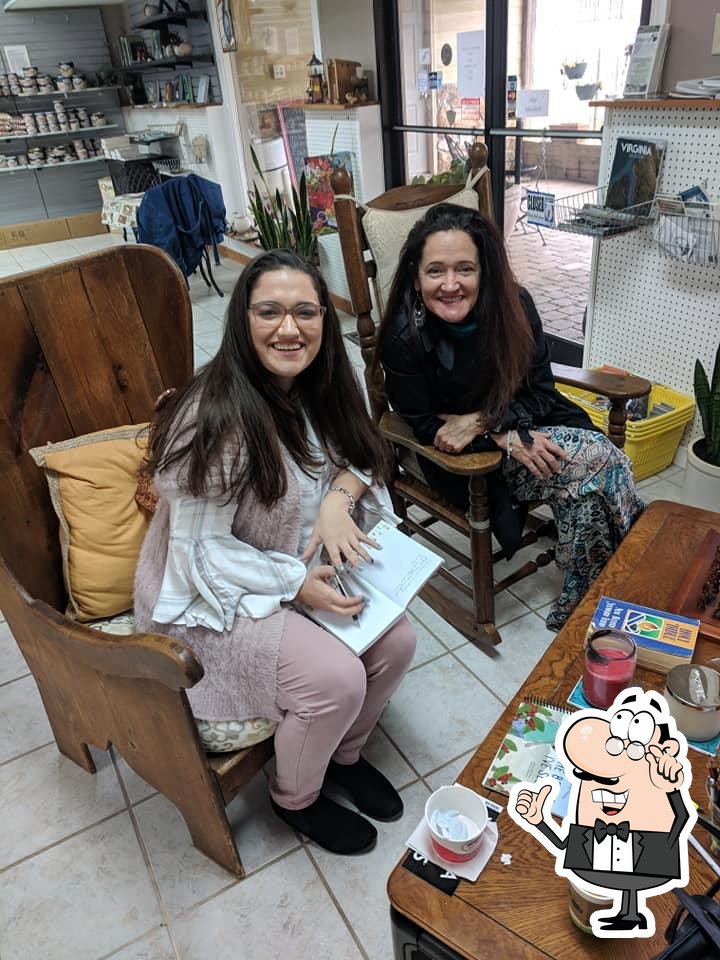 Backyard Birds & Coffee in Bracey Restaurant reviews