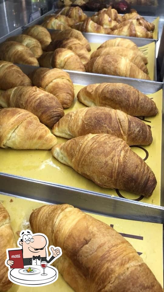 croissant moschino