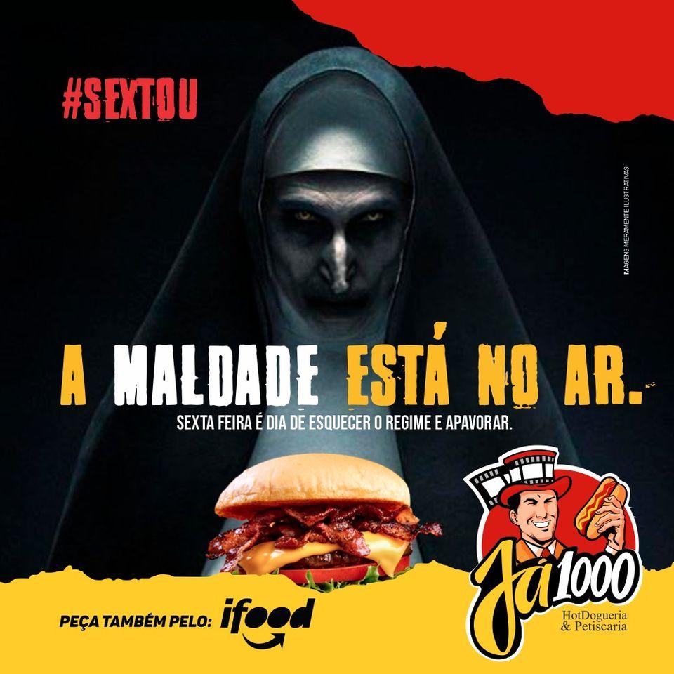 Já1000 HotDogueria & Petiscaria - A modelo é só uma ajudinha pra você não  passar batido pela nossa 𝐏𝐑𝐎𝐌𝐎ÇÃ𝐎! 😅⁣ ⁣ Viu só? Então peça agora!⁣ ⁣  🌭🌭🌭 𝟑 𝐇𝐎𝐓 𝐃𝐎𝐆𝐒 𝐩𝐨𝐫