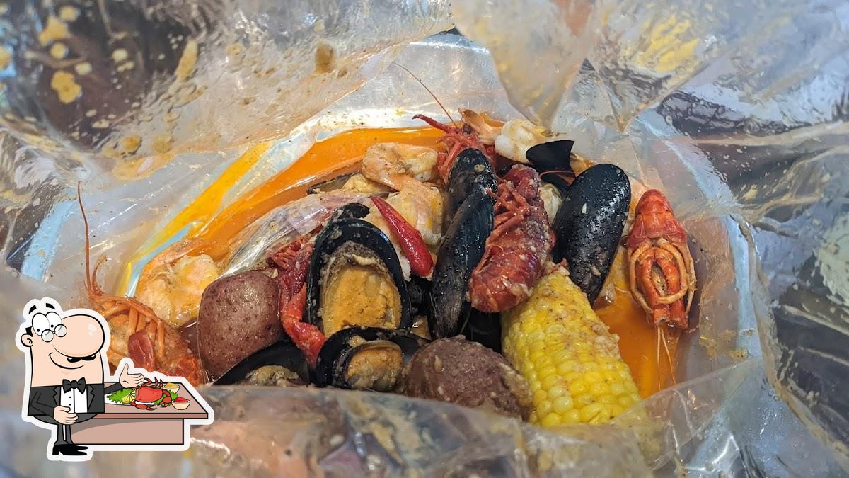 Two Claws in Westerville Restaurant menu and reviews