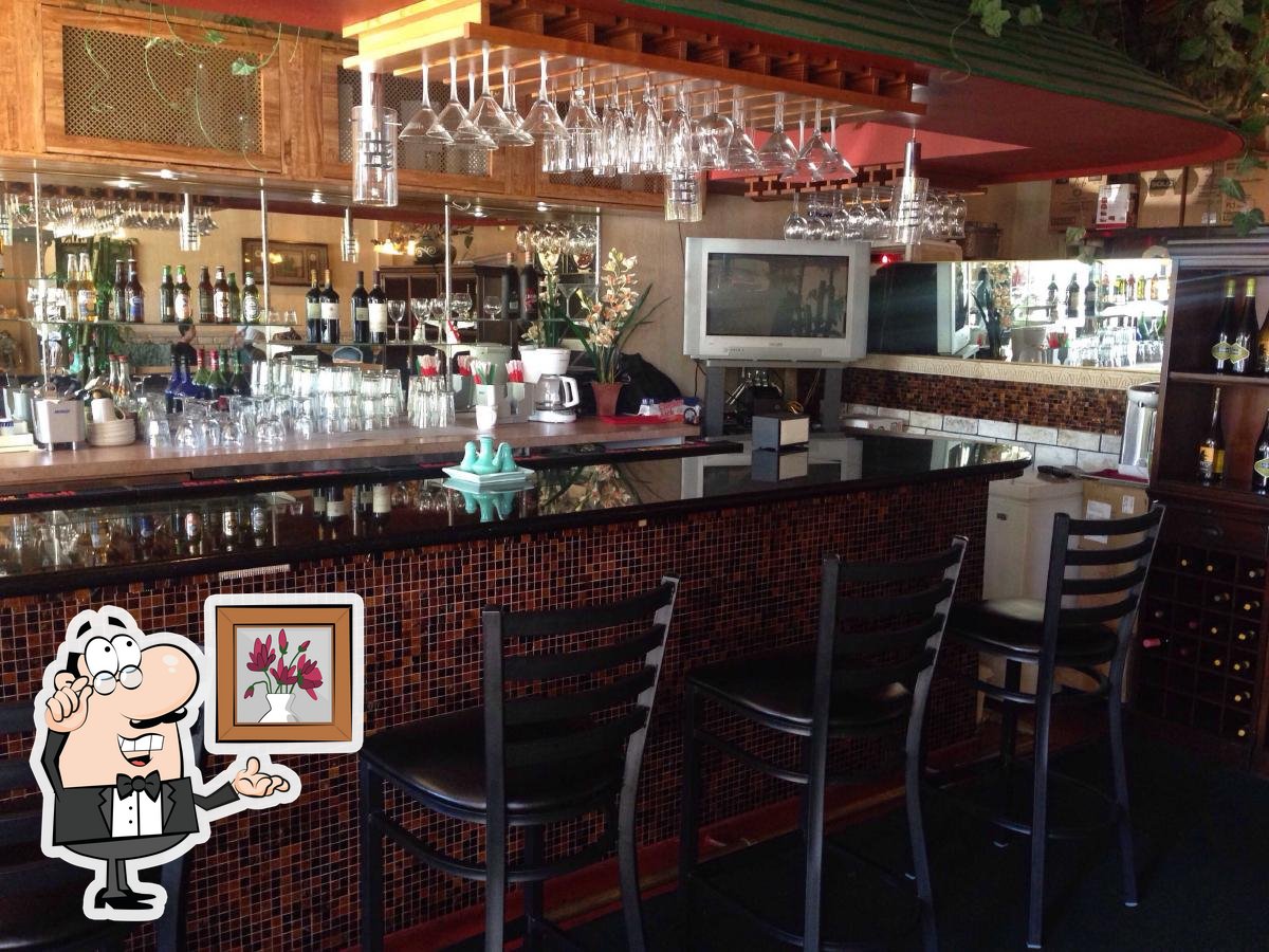 Leo's Chinese Restaurant, 105C Town and Country Dr in Danville