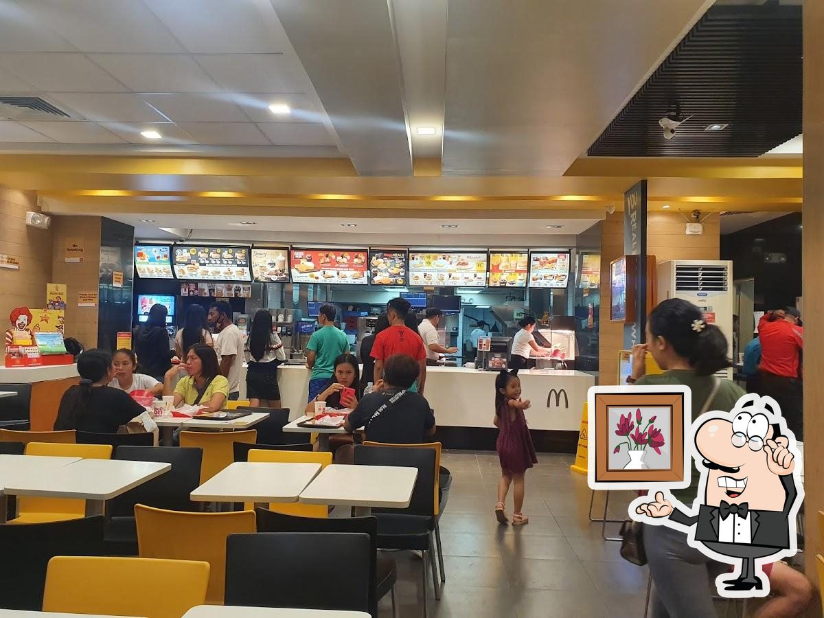 McDonald's Geege restaurant, Ozamiz City, 4RVR+H5X - Restaurant reviews