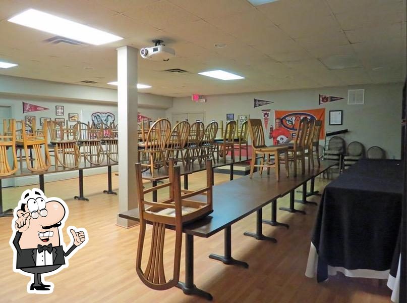 Coaches Corner Sports Bar & Grill, 203 Orline St in Wetumpka