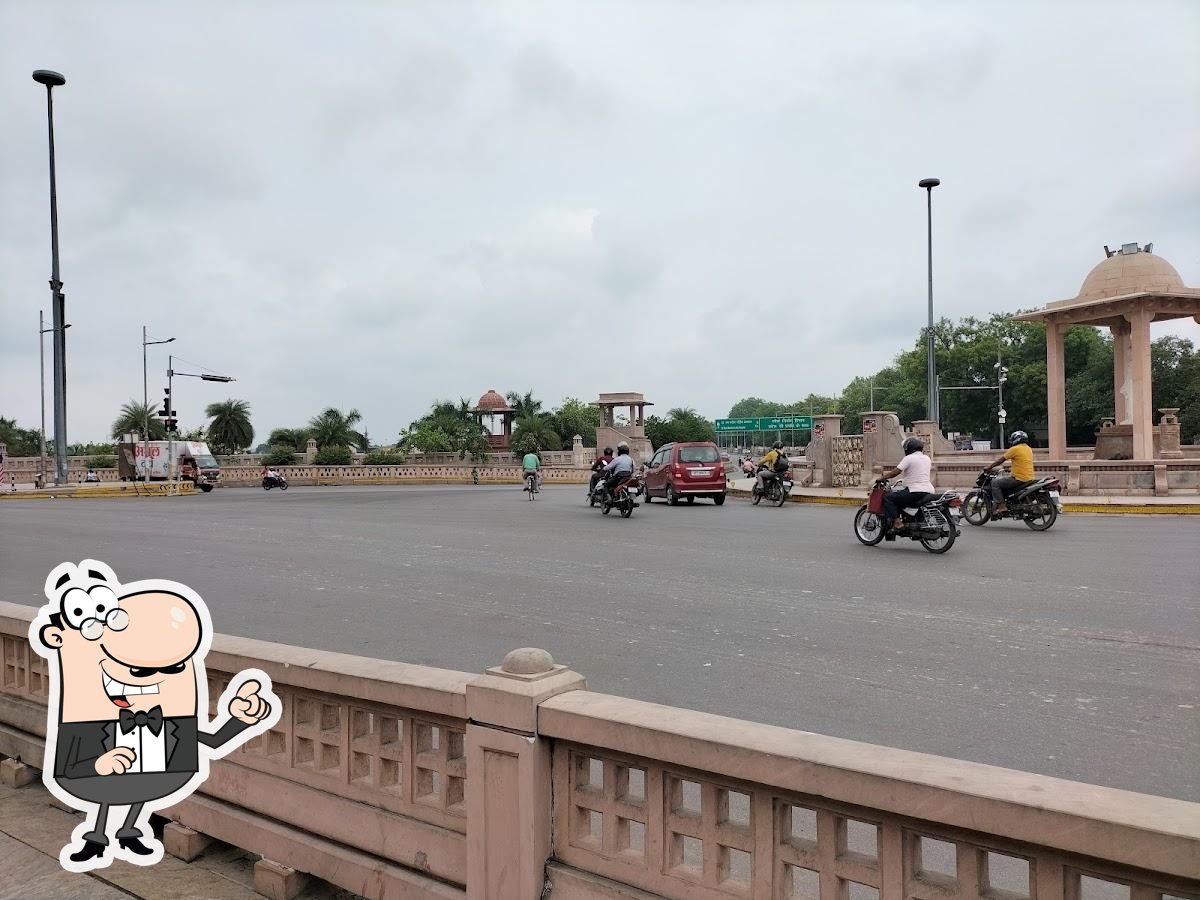 Bangla Bazar, Lucknow, RW2F+8F9 Restaurant reviews
