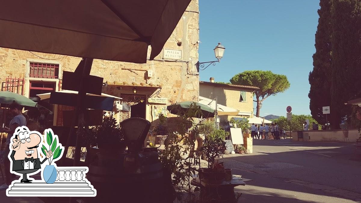 Enoteca di Centro Di Innocenti Michele restaurant Bolgheri