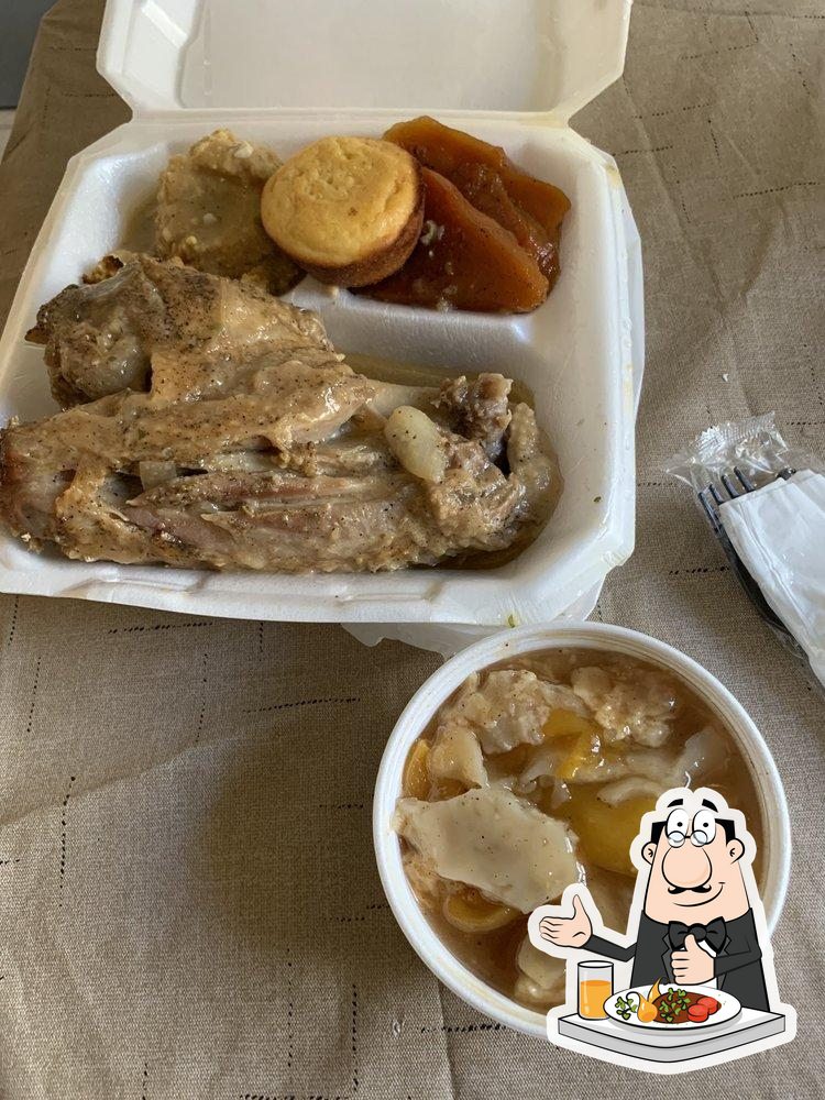 https://img.restaurantguru.com/r307-meals-Lamar-and-Nikis-Pit-Barbecue-and-Soul-Food-2022-09-1.jpg