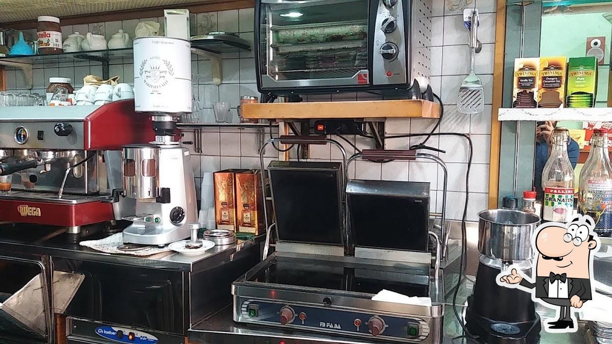 Snack Bar Mayflower, Rome Restaurant reviews
