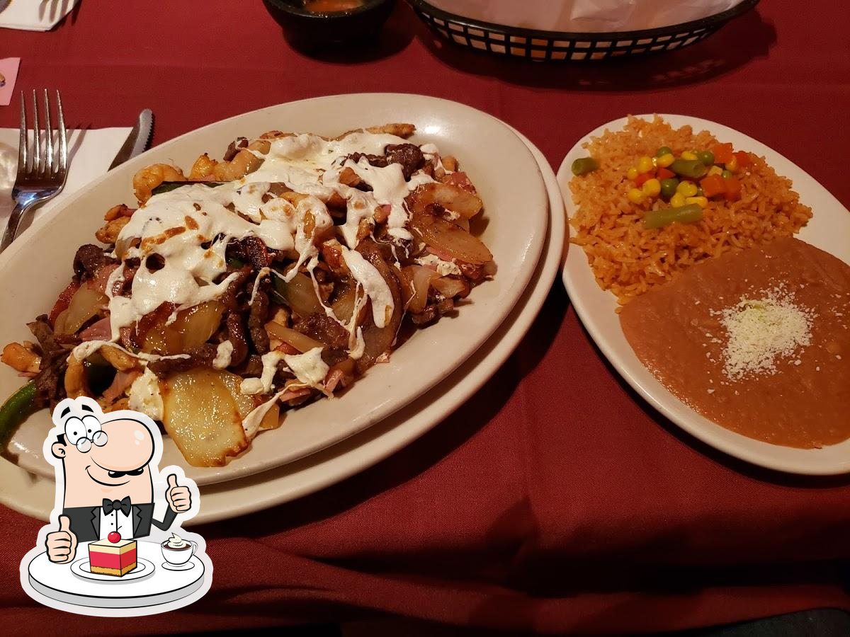 El Aguila Dorada, 830 Broadway in Bayonne Restaurant menu and reviews