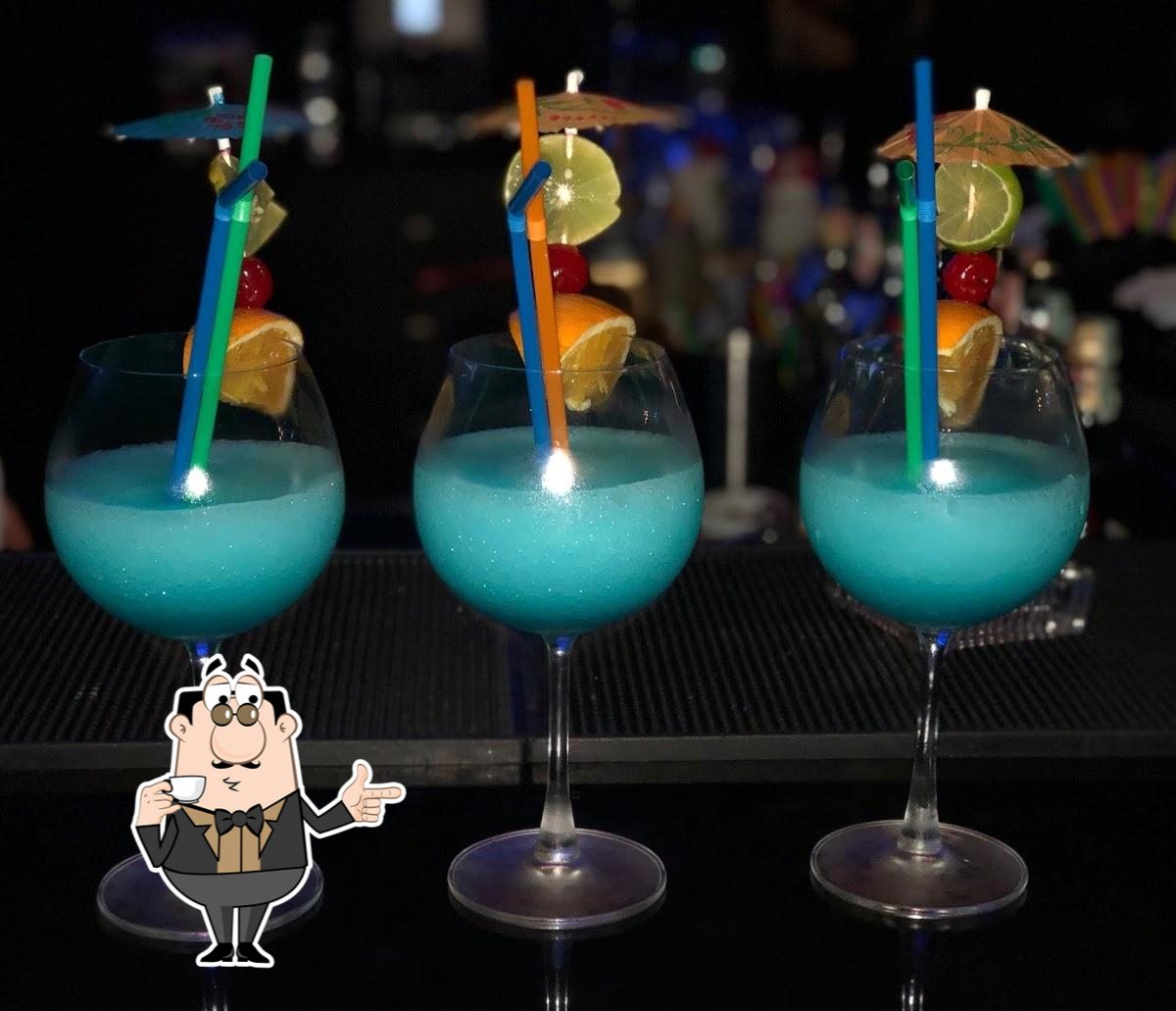 Dark Room Exclusive Club Karaoke Bar & Hookah Lounge, Karon