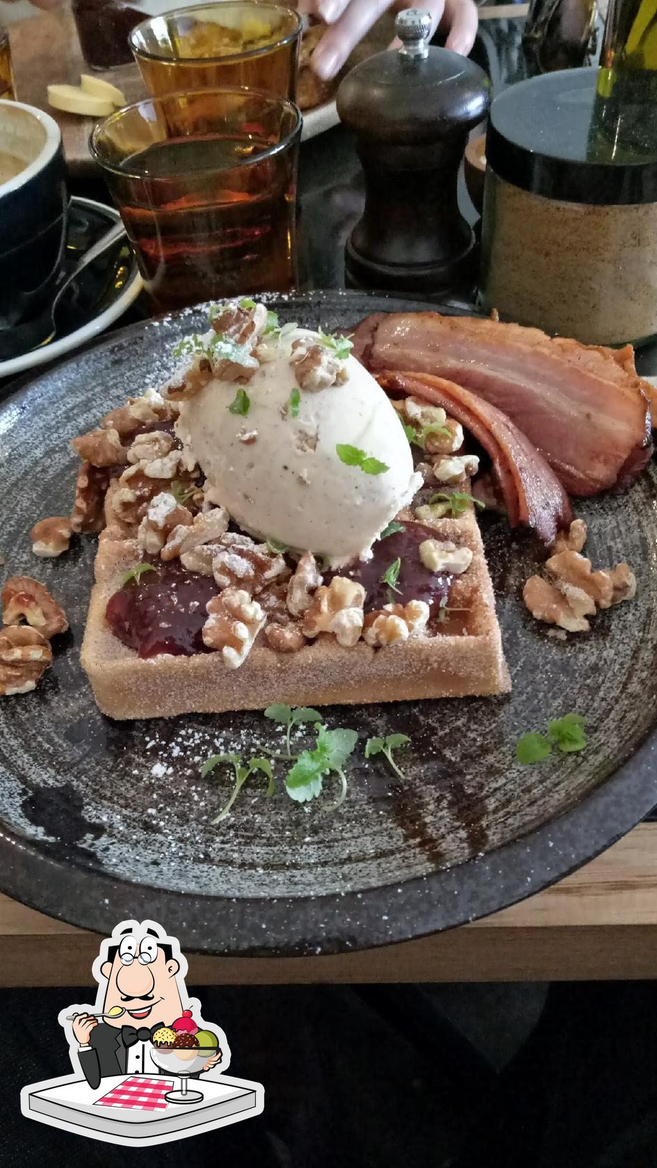 WoodHouse Cafe in Belmont Restaurant reviews