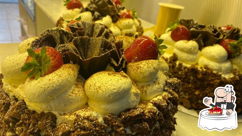 Strawberry Cream Puff Cake Recipe | Mel's Kitchen Cafe