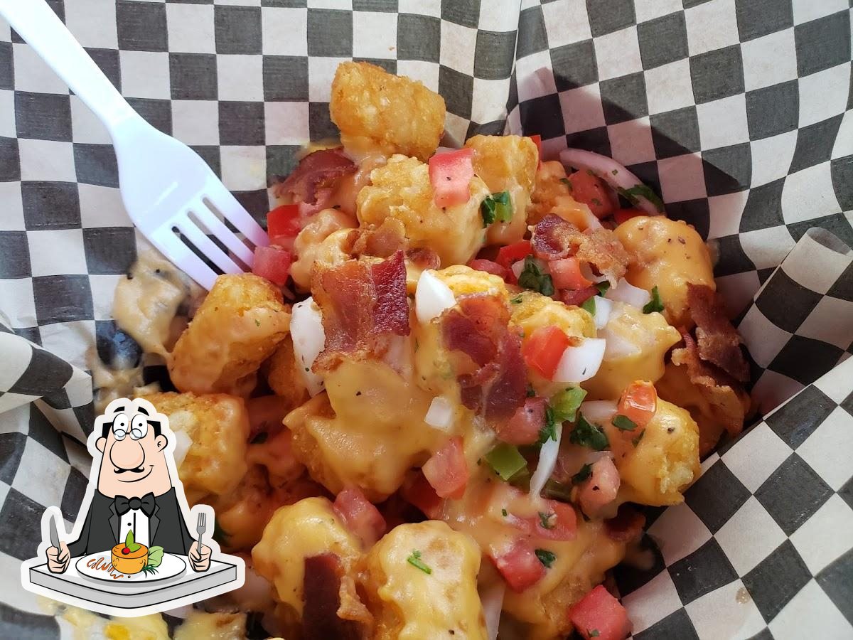 Growlers Eatery in Bridgeport Restaurant menu and reviews