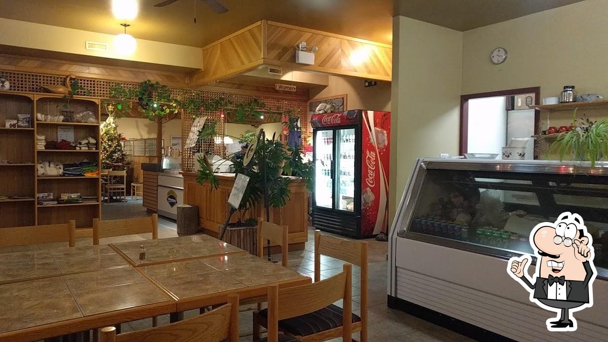 Red Crow Café in Lac la Hache Restaurant reviews