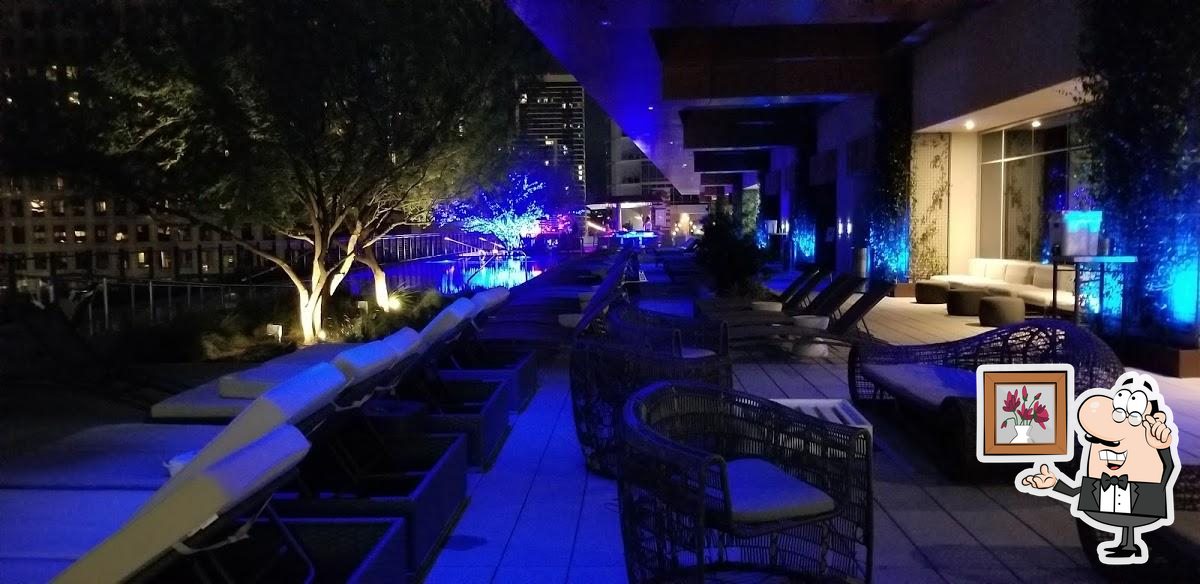 Pub y bar Edge Rooftop, Austin Carta del restaurante y opiniones