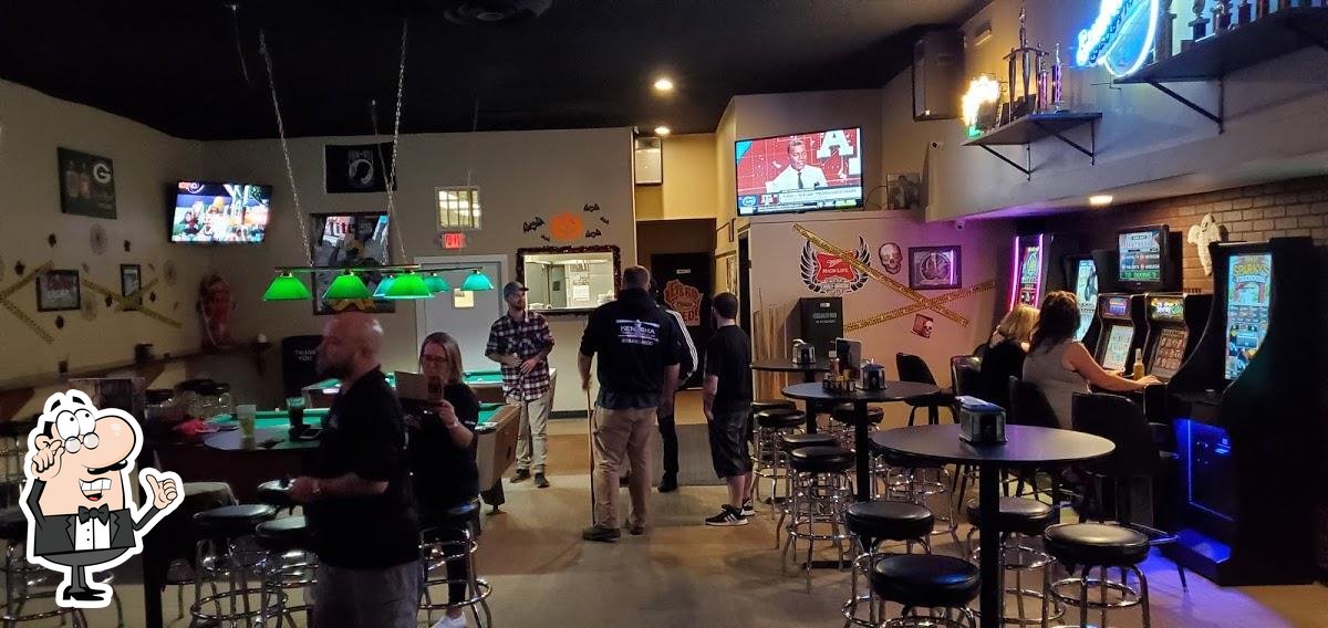 Doobies Beer Joint & Sports Bar, 3701 Durand Ave in Racine Restaurant