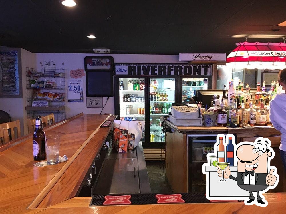 Iron Rail Bar & Grill in Karthaus Restaurant reviews