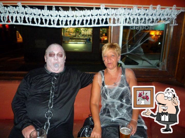 Corner House Sports Bar in Corralejo Restaurant reviews