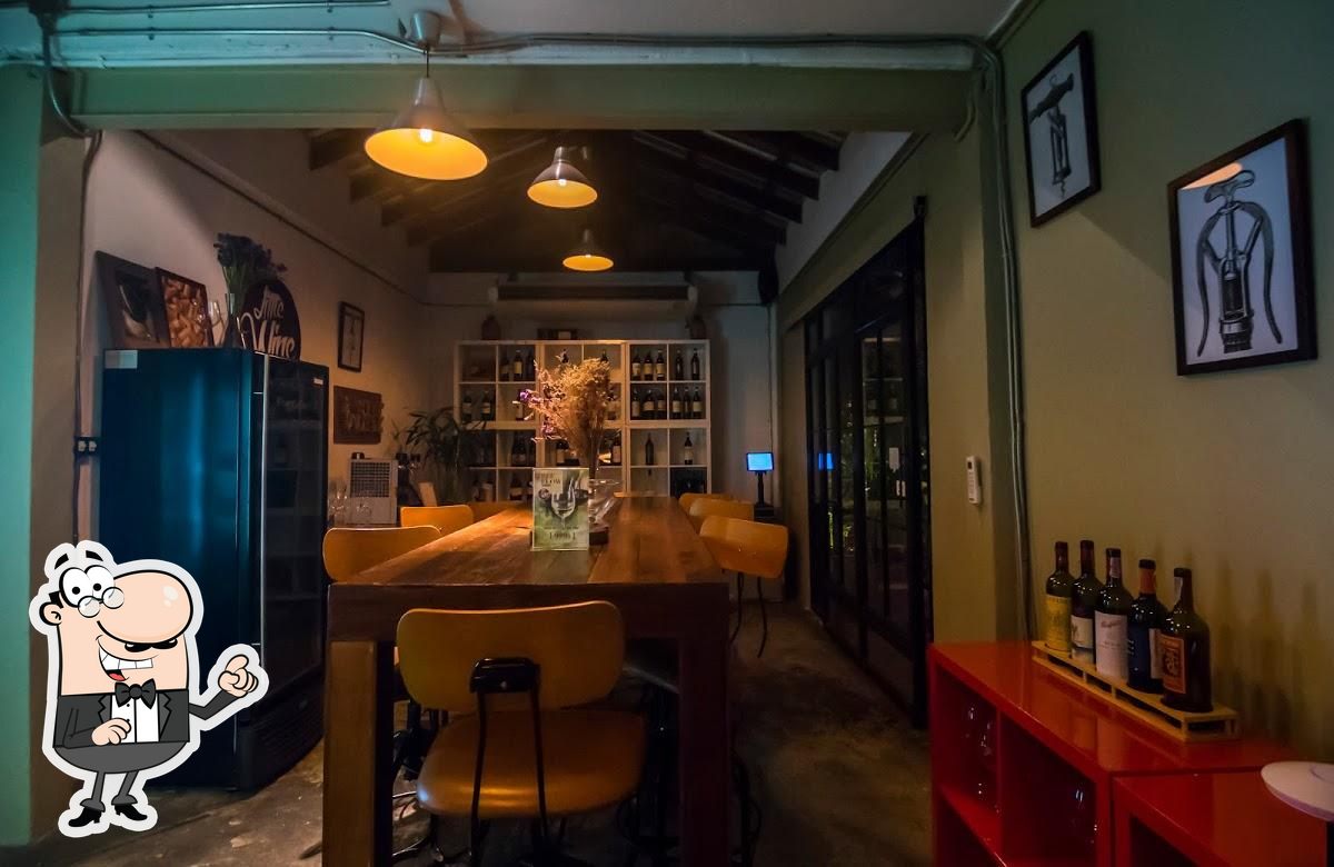 Little Wine Shop pub & bar, Bangkok, 16 Soi Sukhumvit 23 Restaurant