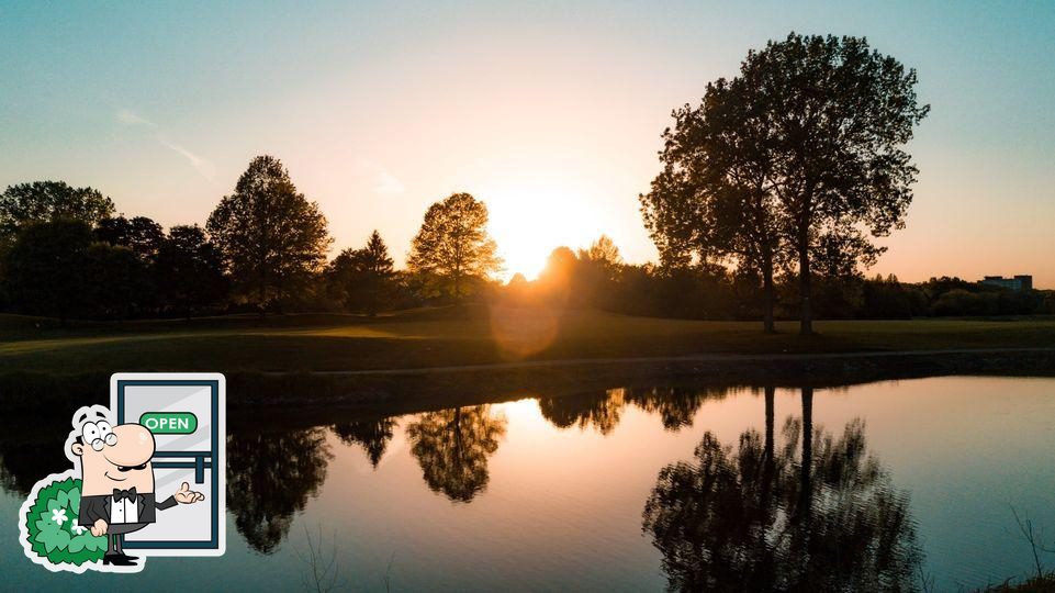 Seven Bridges Golf Club, 1 Mulligan Dr in Woodridge Restaurant reviews