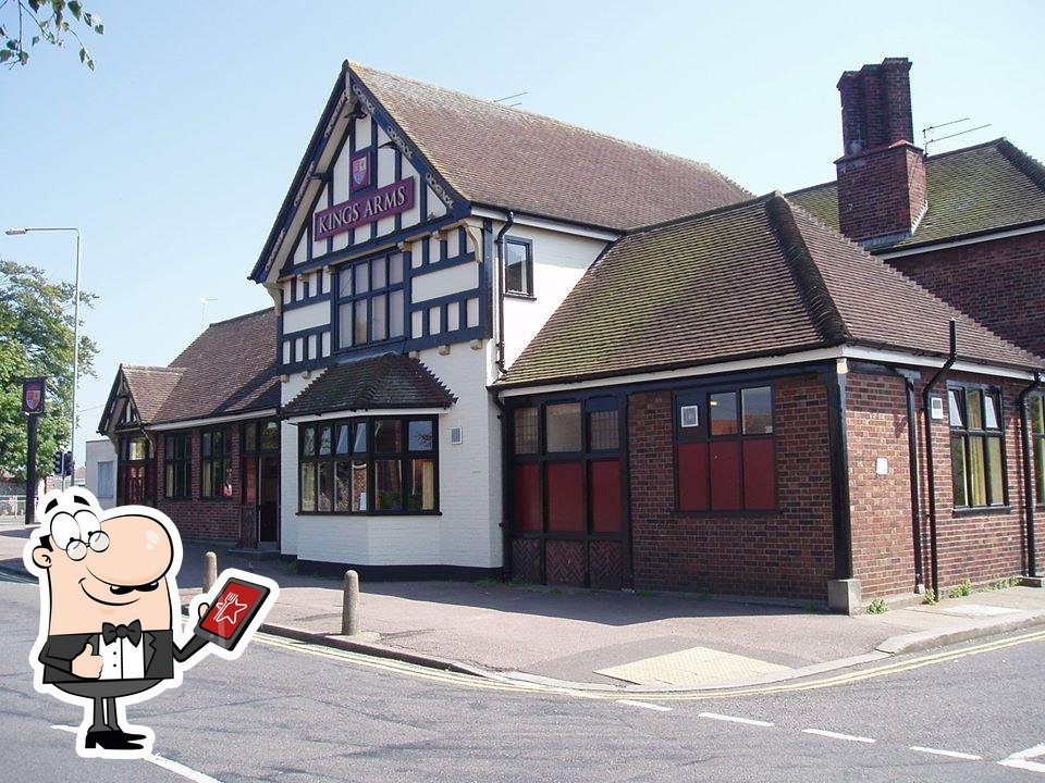 Kings Arms, West Road in CaisteronSea