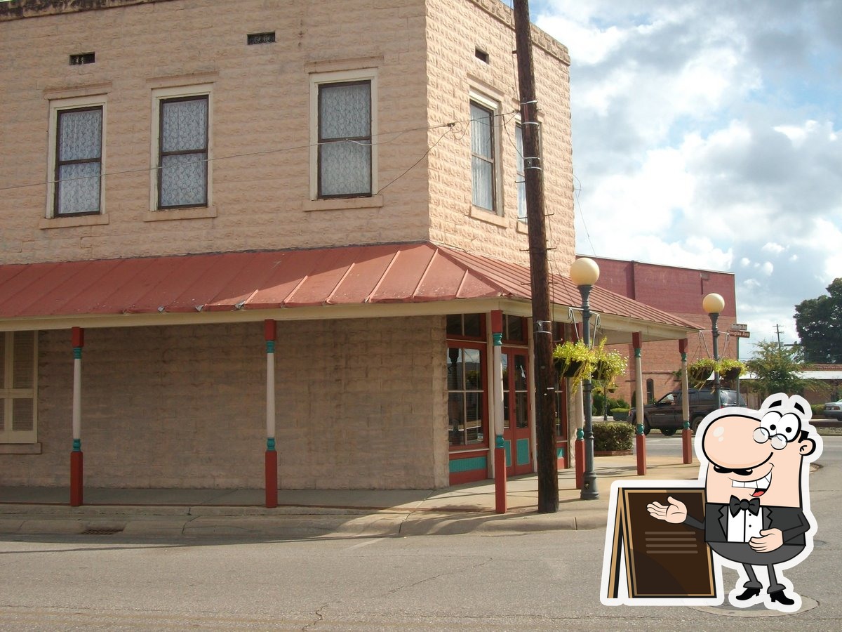 Uptown Cafe in Brewton