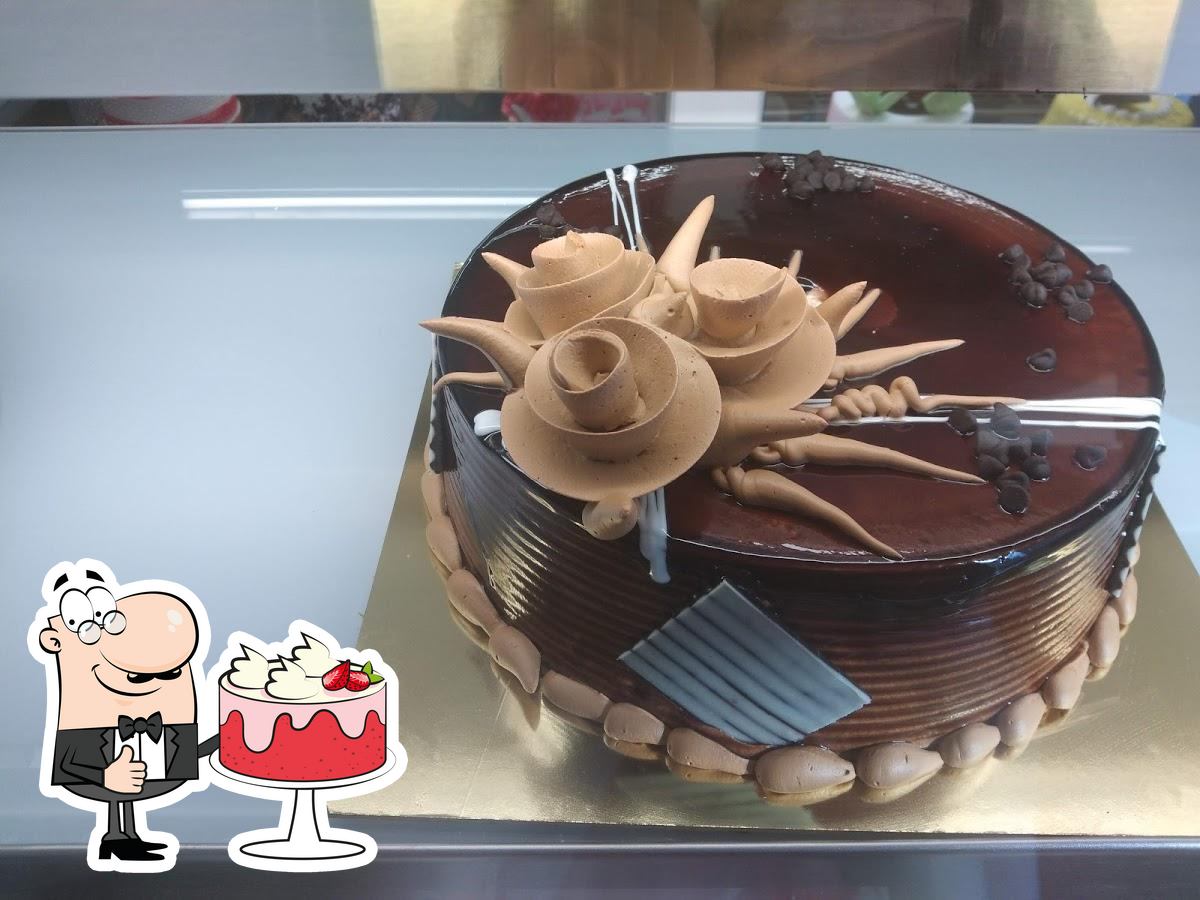 Fantasy World Cakes : decorated cake design