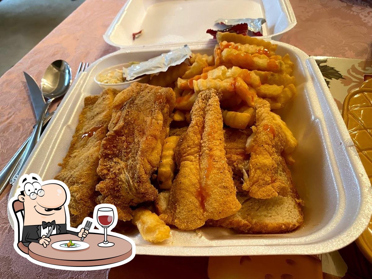 Hillery's in Waukegan Restaurant menu and reviews