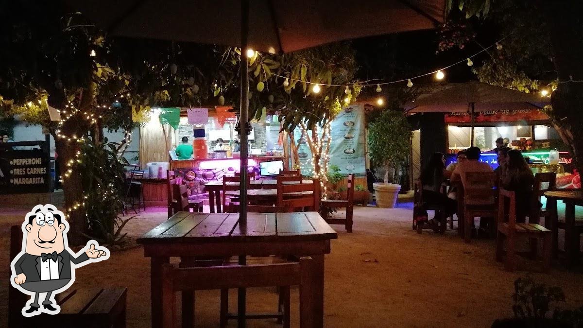 San Jose del Cabo Foodtruck Park restaurant, San José del Cabo ...