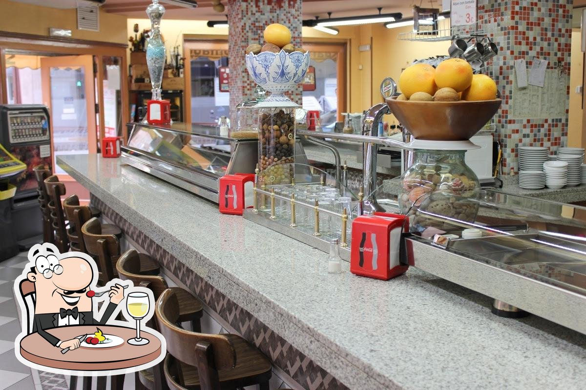 Cafetería Sandra el rey del bocata de calamar in Alicante - Restaurant  reviews